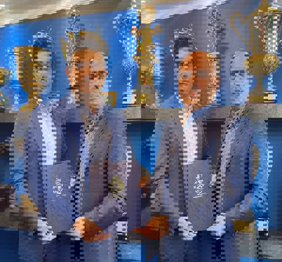 2070296