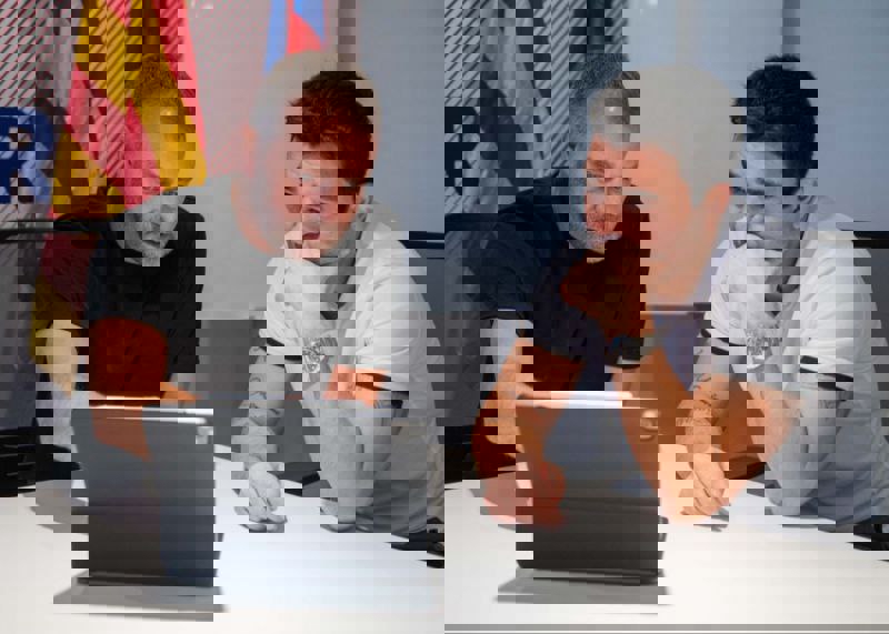 2070677