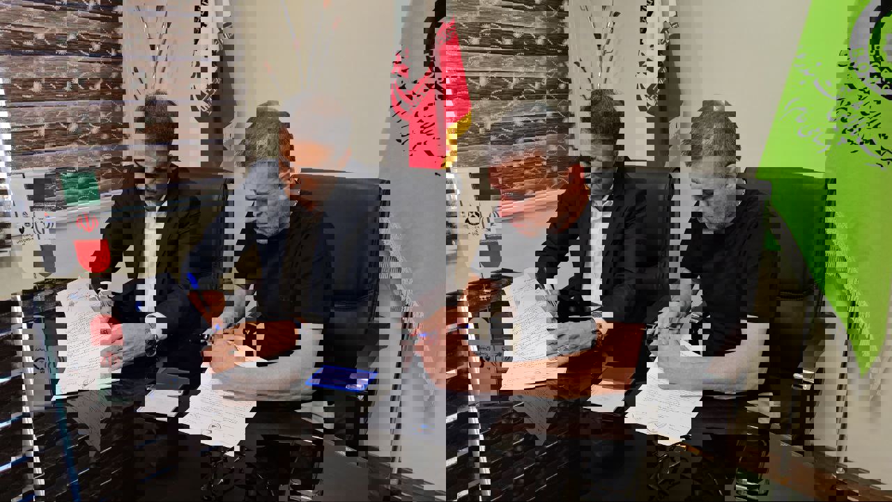 2070577