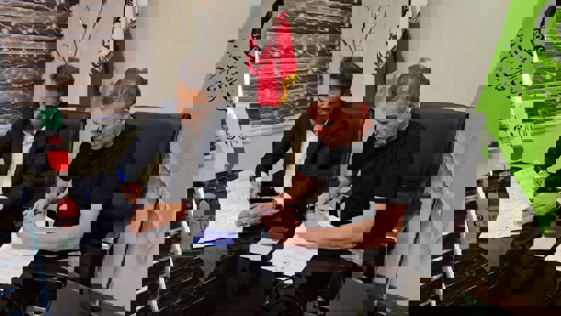 2070577