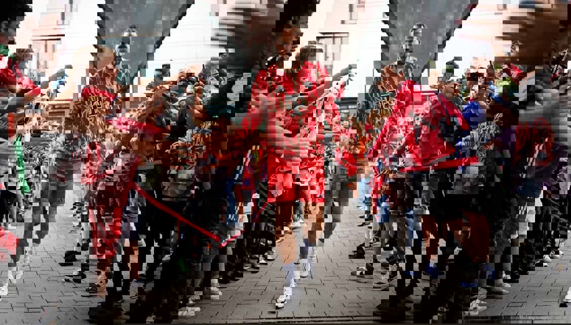 2070570