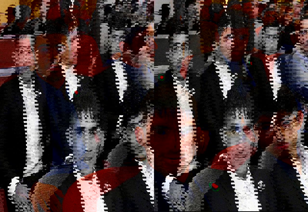 2070873