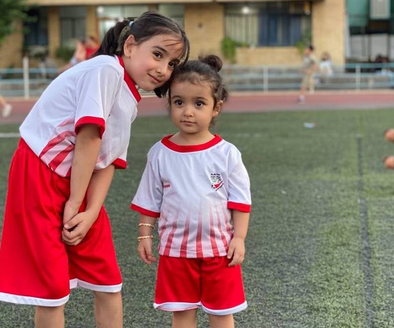 زیباترین عکسهای فوتبالی: دخترها فوتبال بازی میکنند!