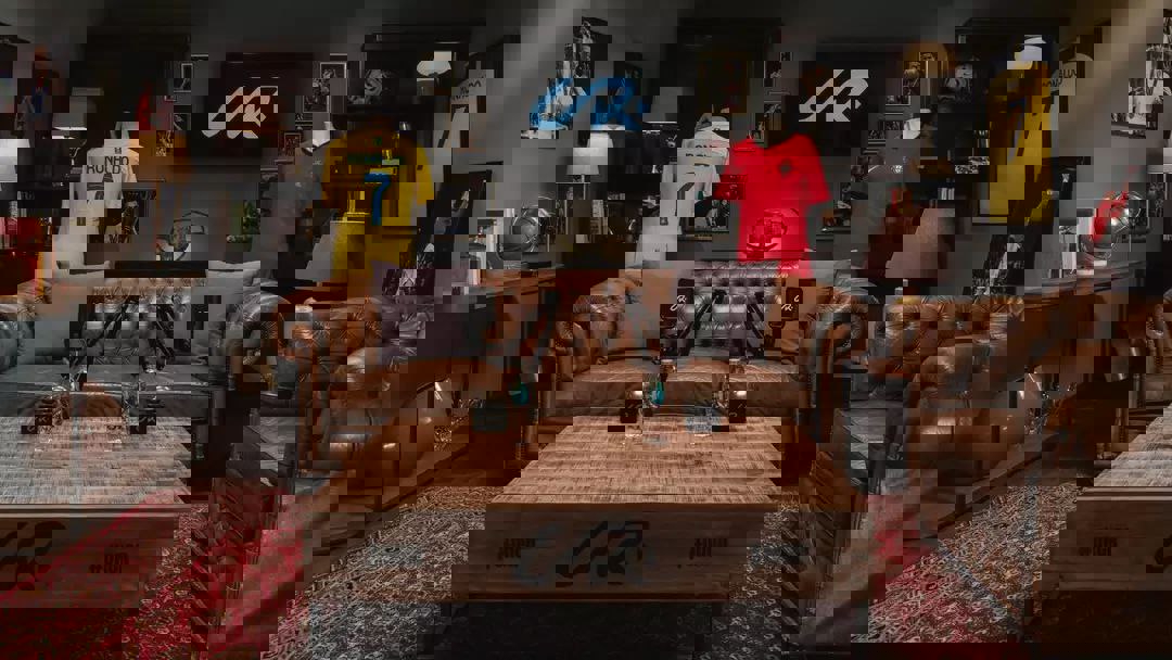 2070930