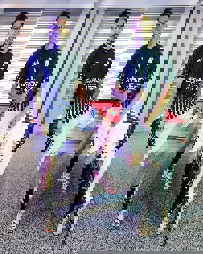2070983