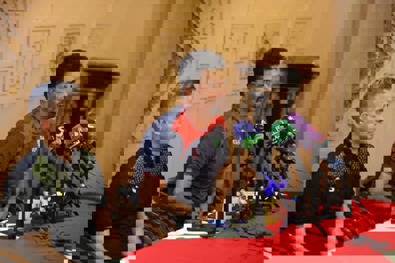 2070974