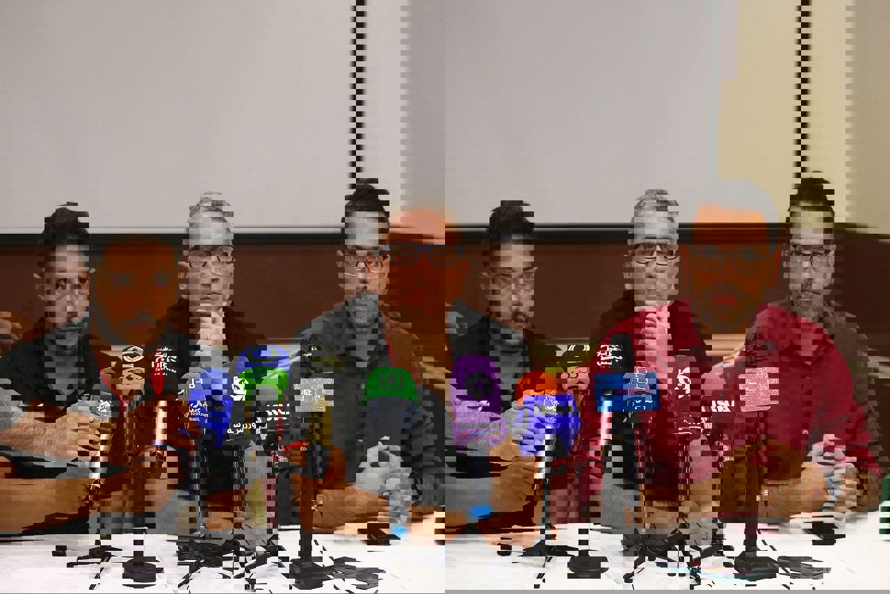 2070939