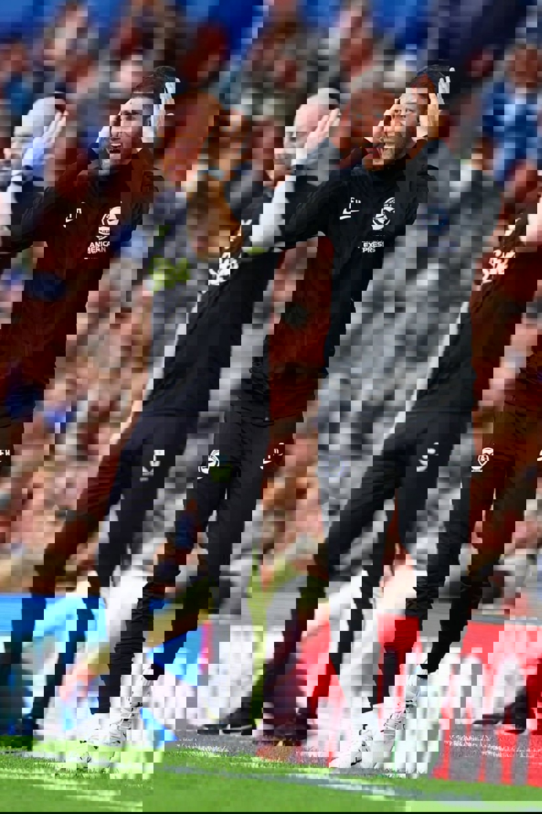 2071138