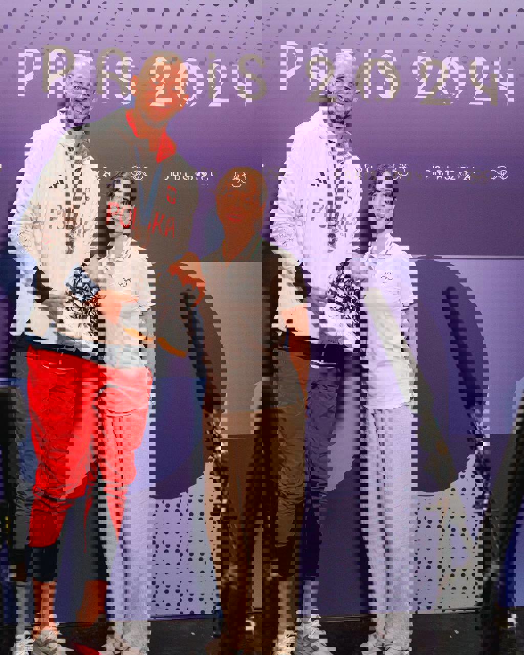 2071118