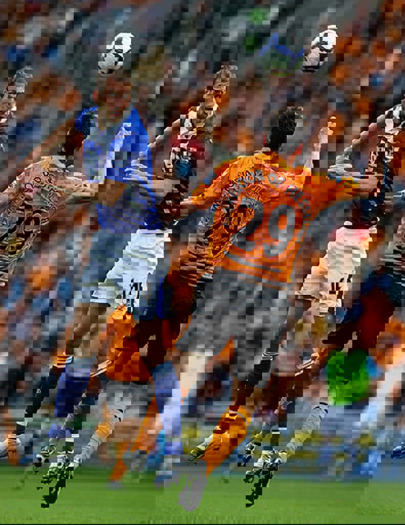 2071172