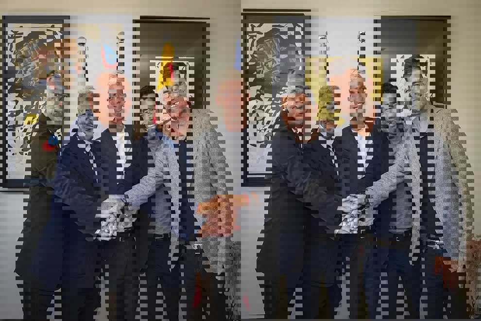 2071197