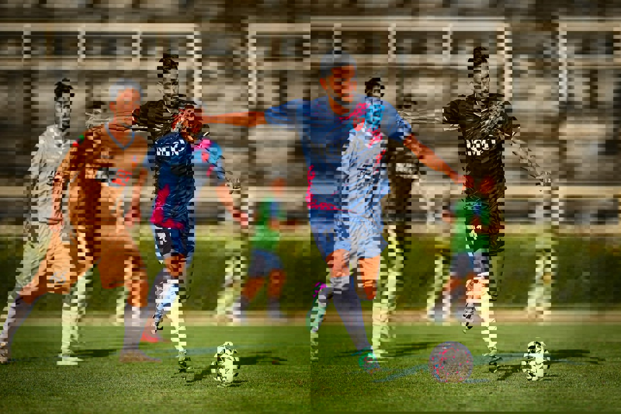 2072562