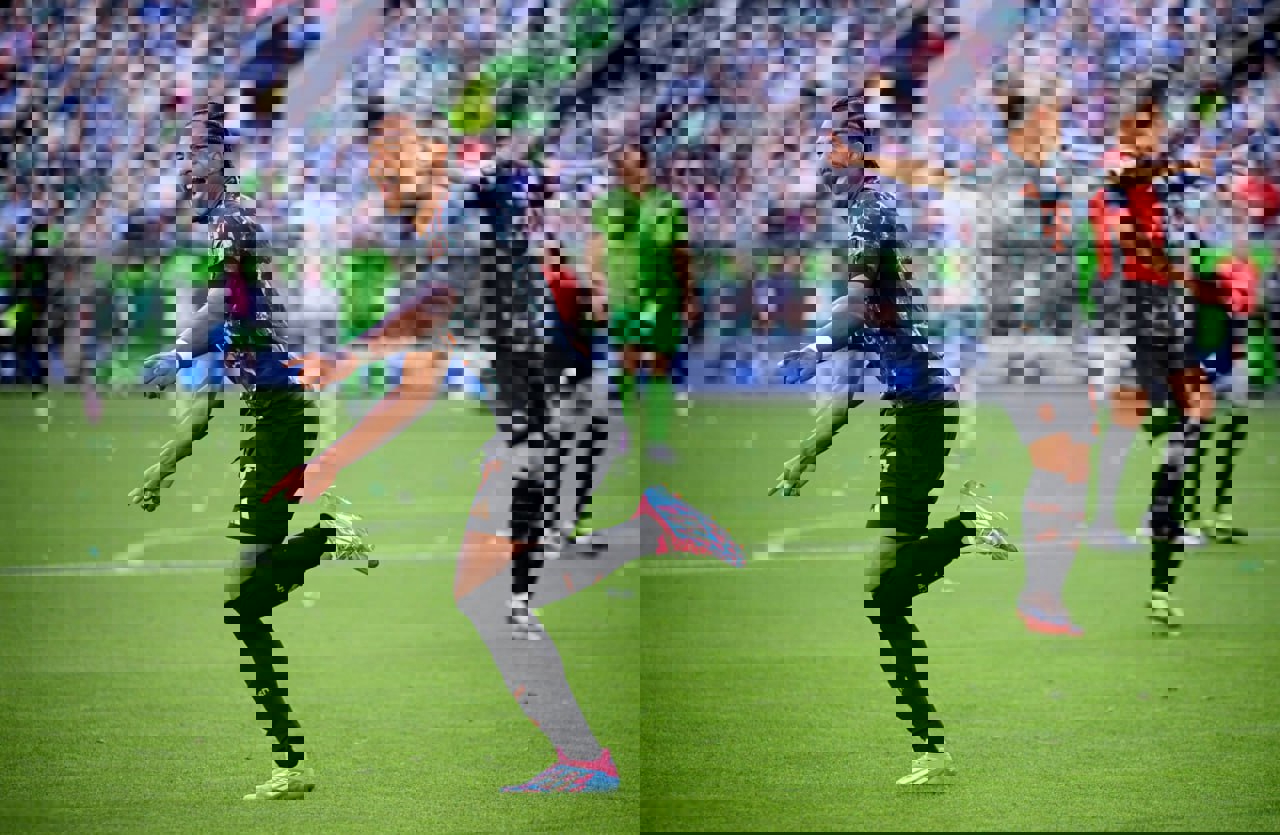 2072704