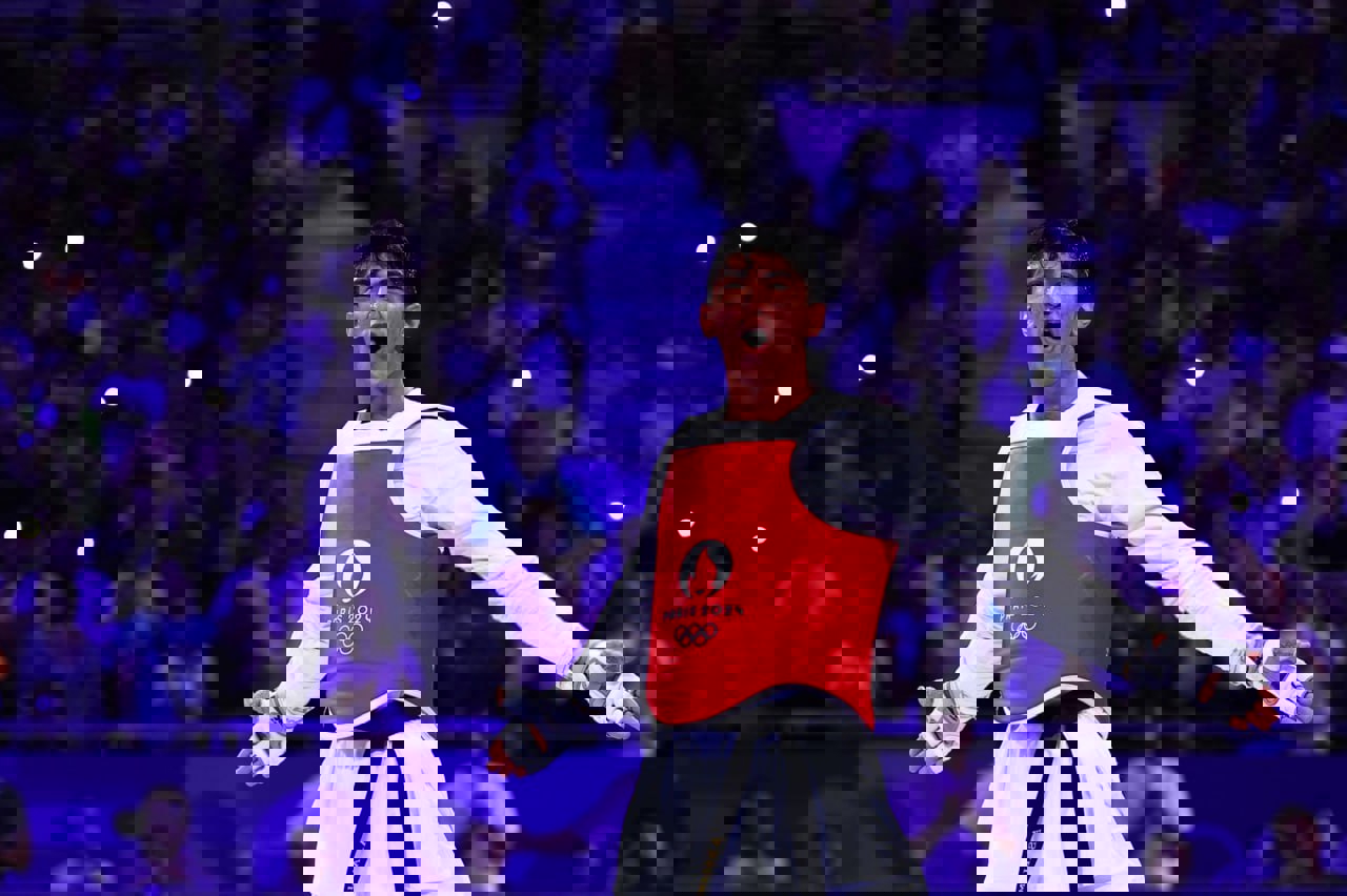 2073300