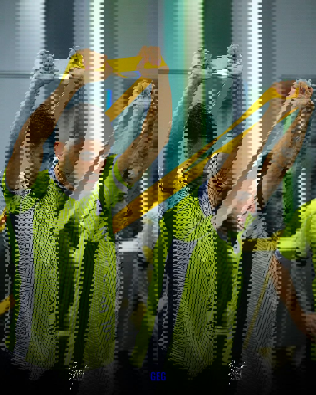 2072872