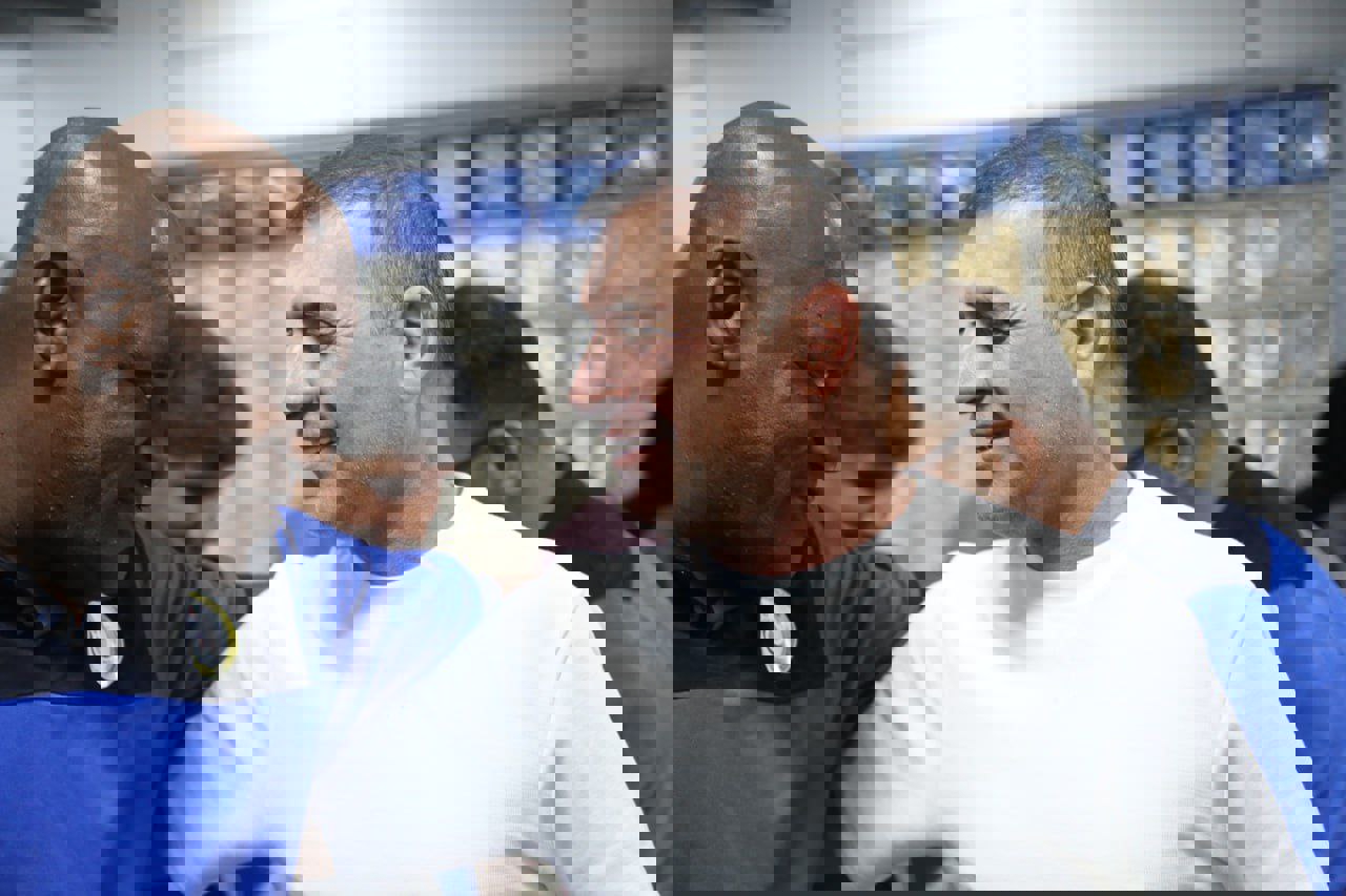 2072877
