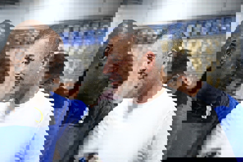 2072877