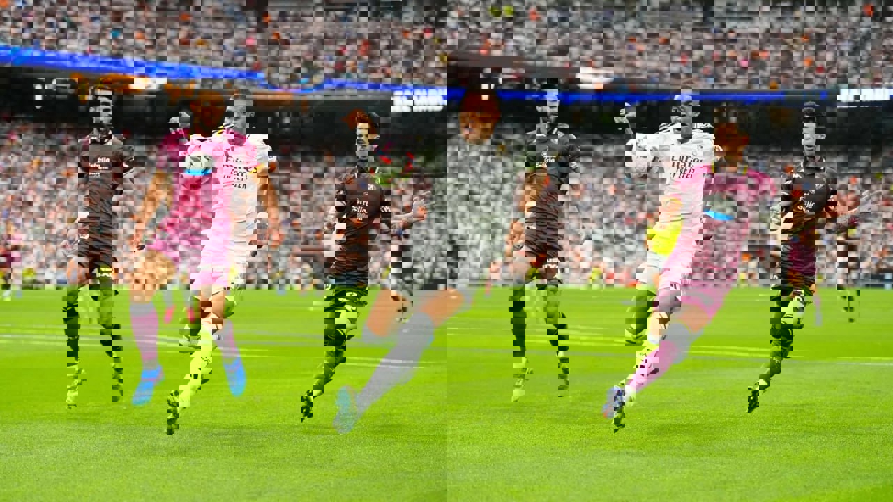 2072929