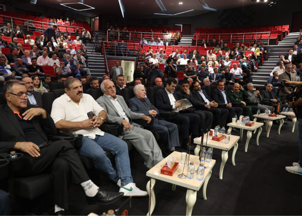 غیرمنتظرهترین مهمان فدراسیون کشتی (عکس)
