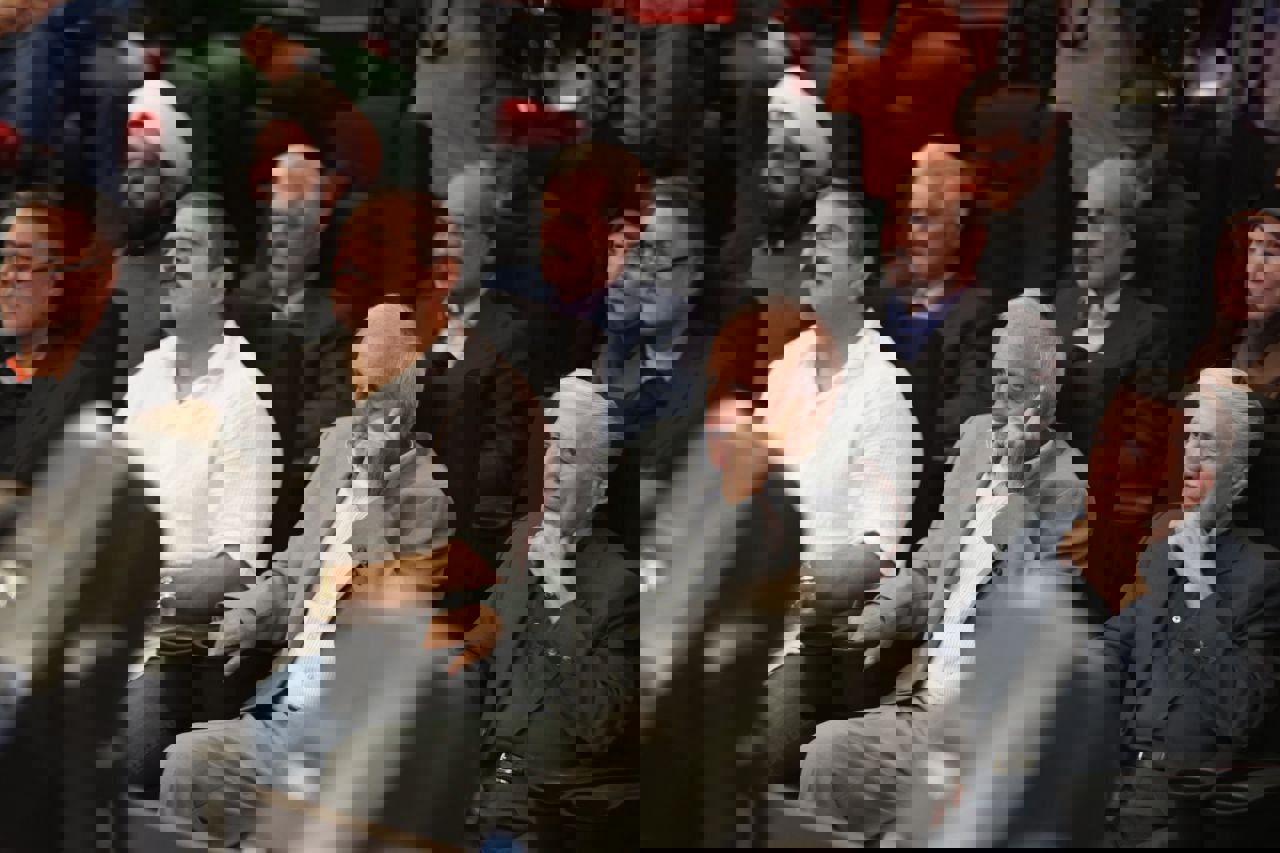 2073004
