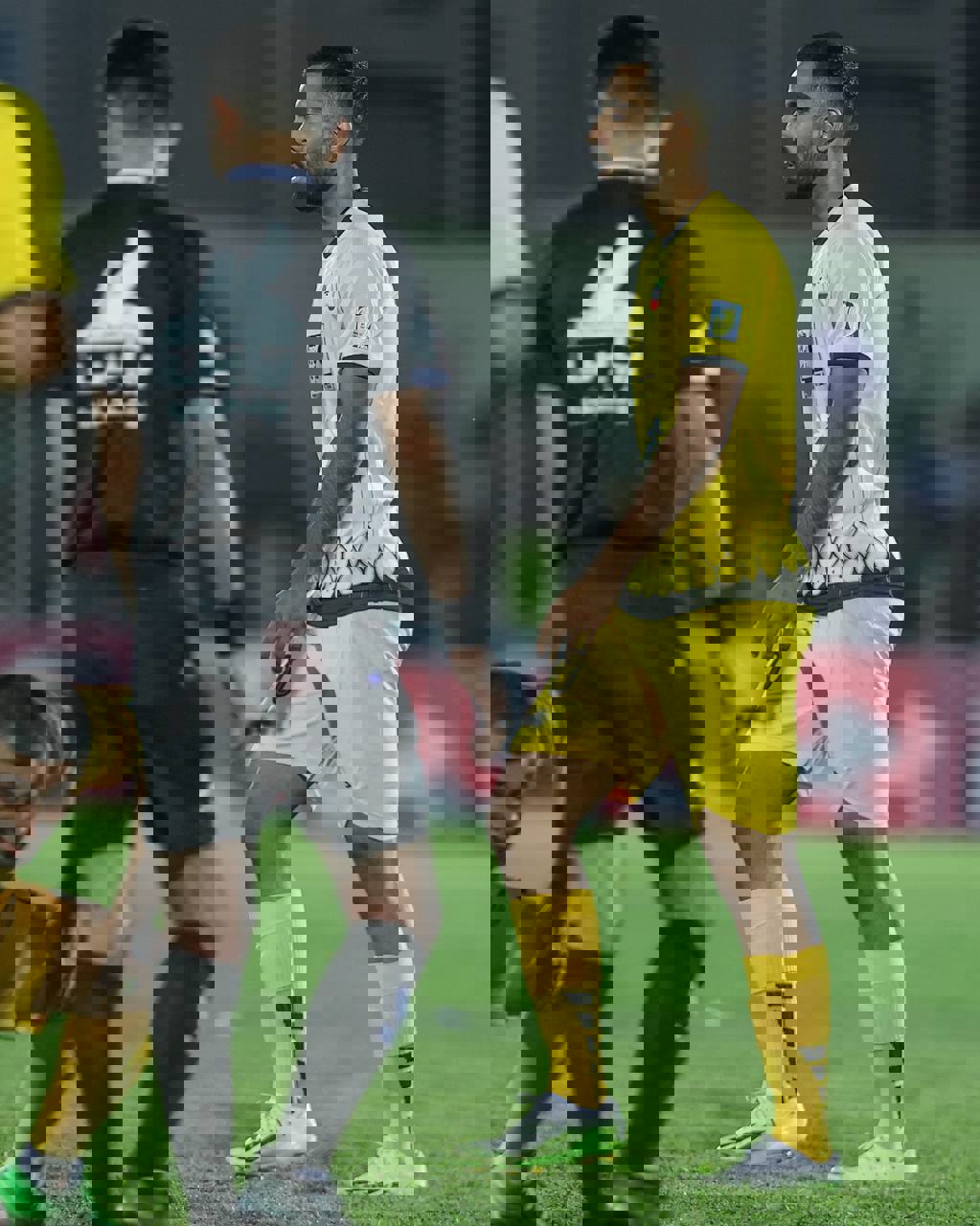 2073076
