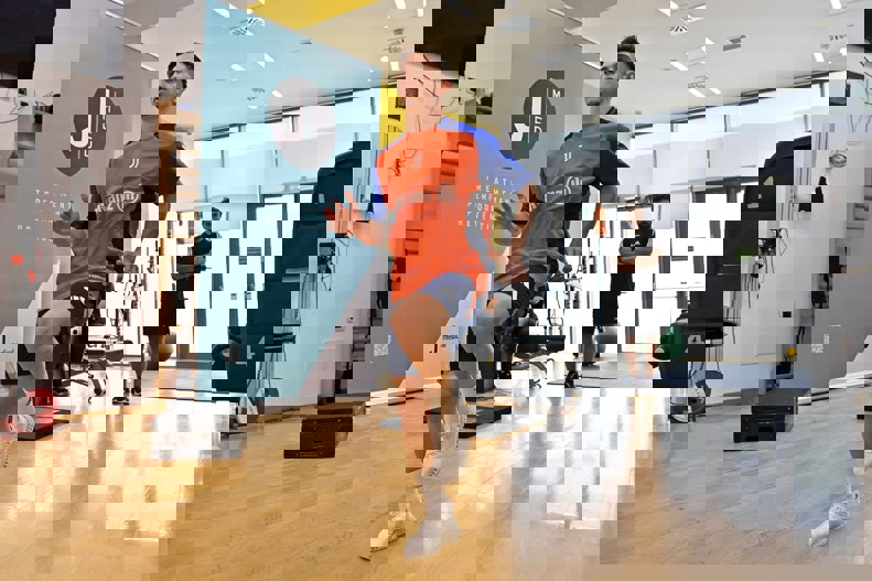 2073105