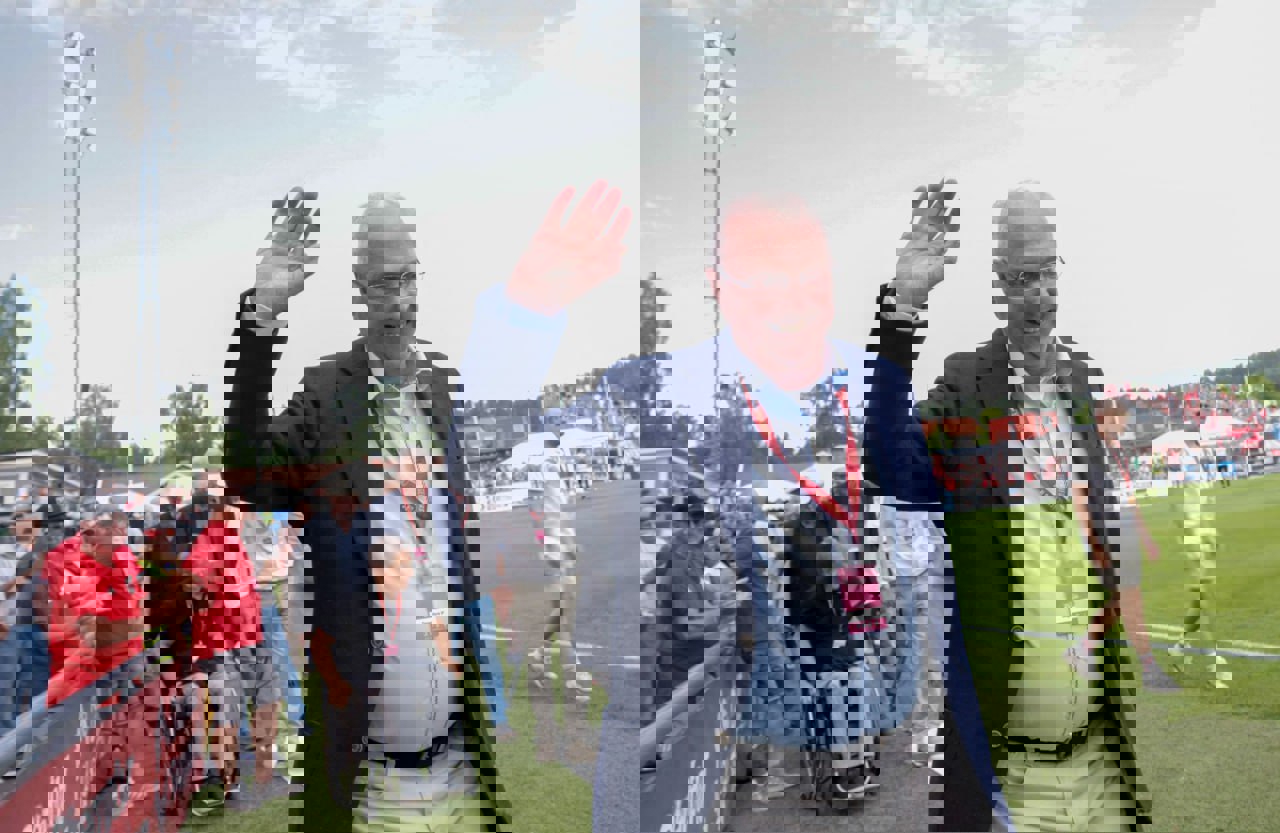 2073129