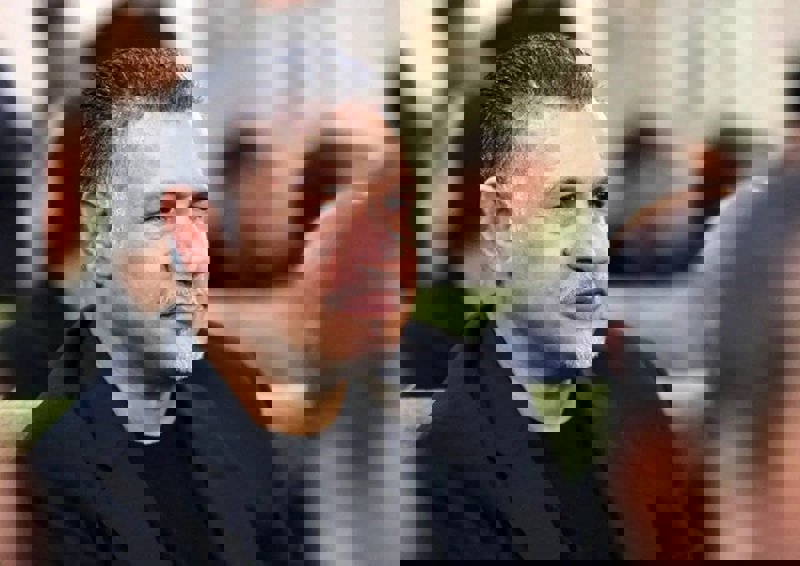 2073176