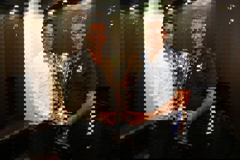2073172