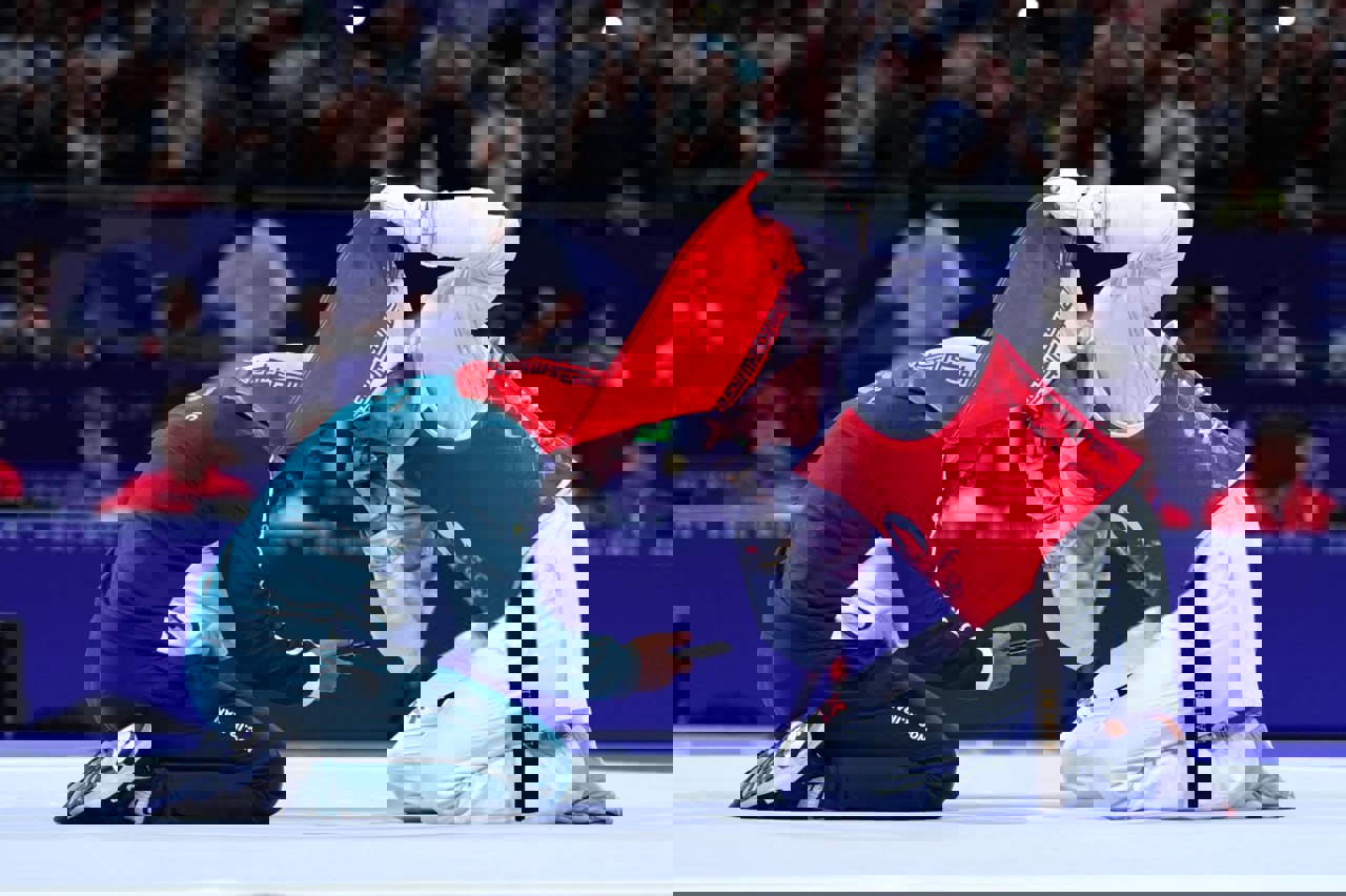 2073306