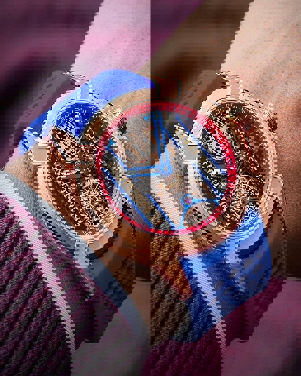 2073484