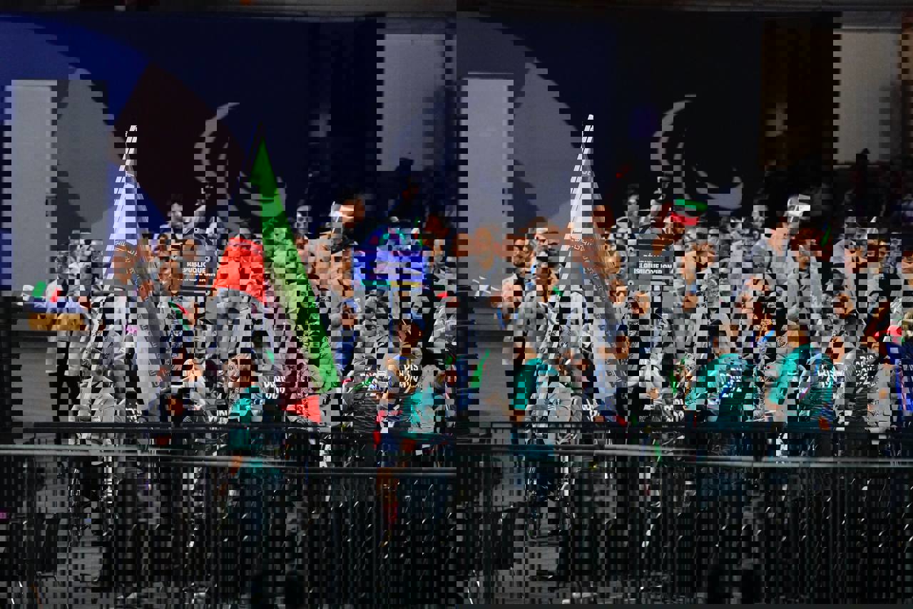 2074002
