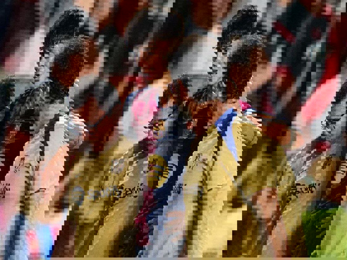 2073798