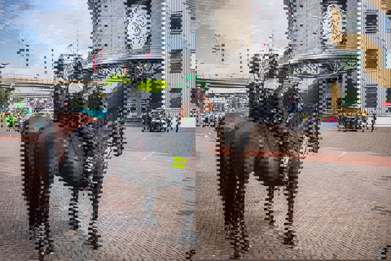 2073747