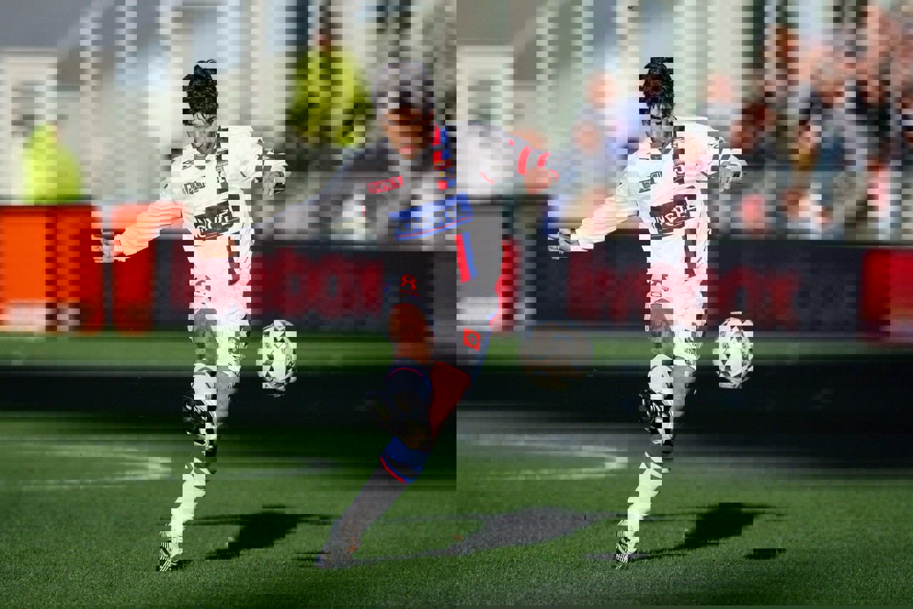 2073822