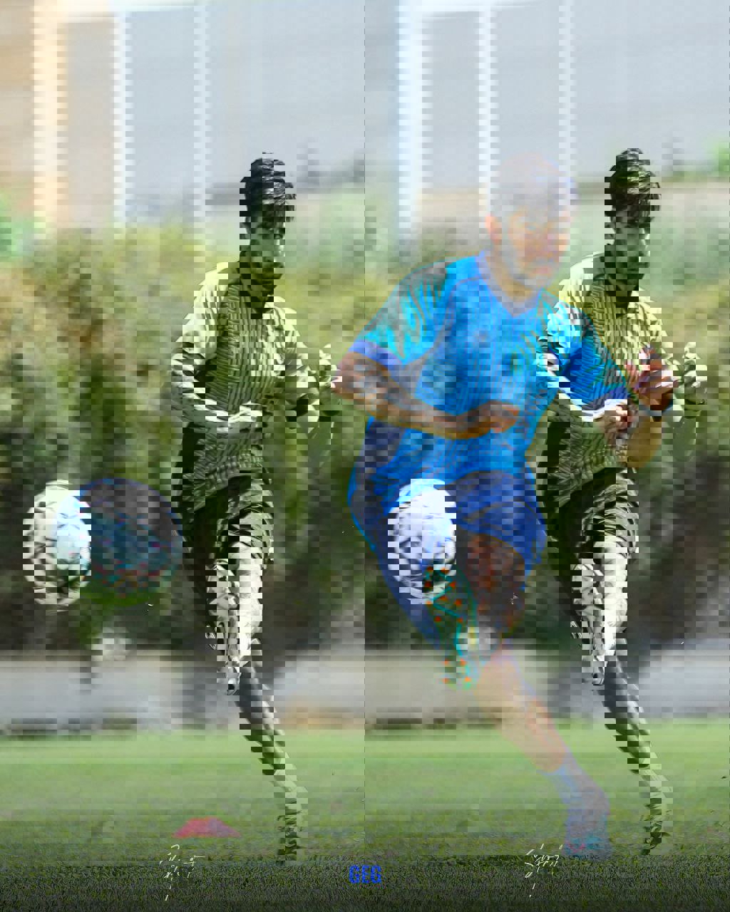 2073805