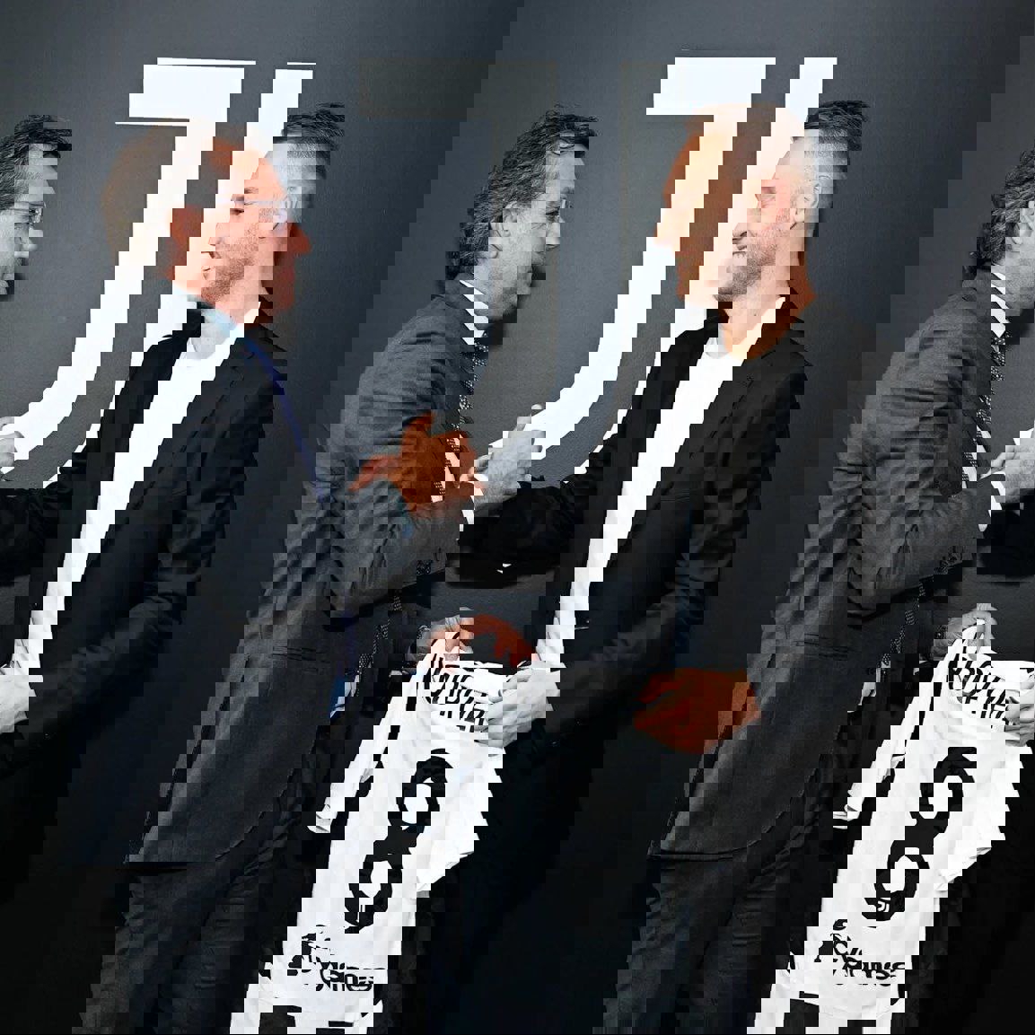 2073999