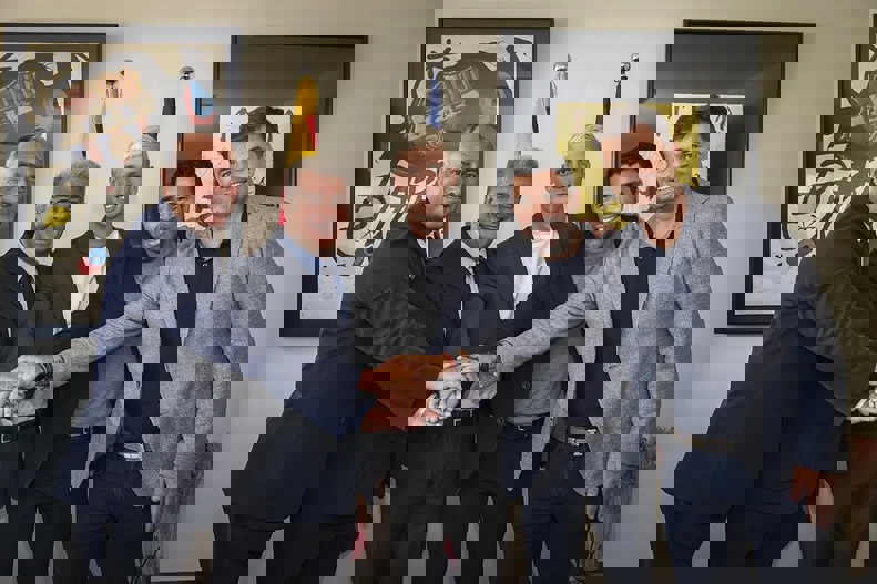 2074175