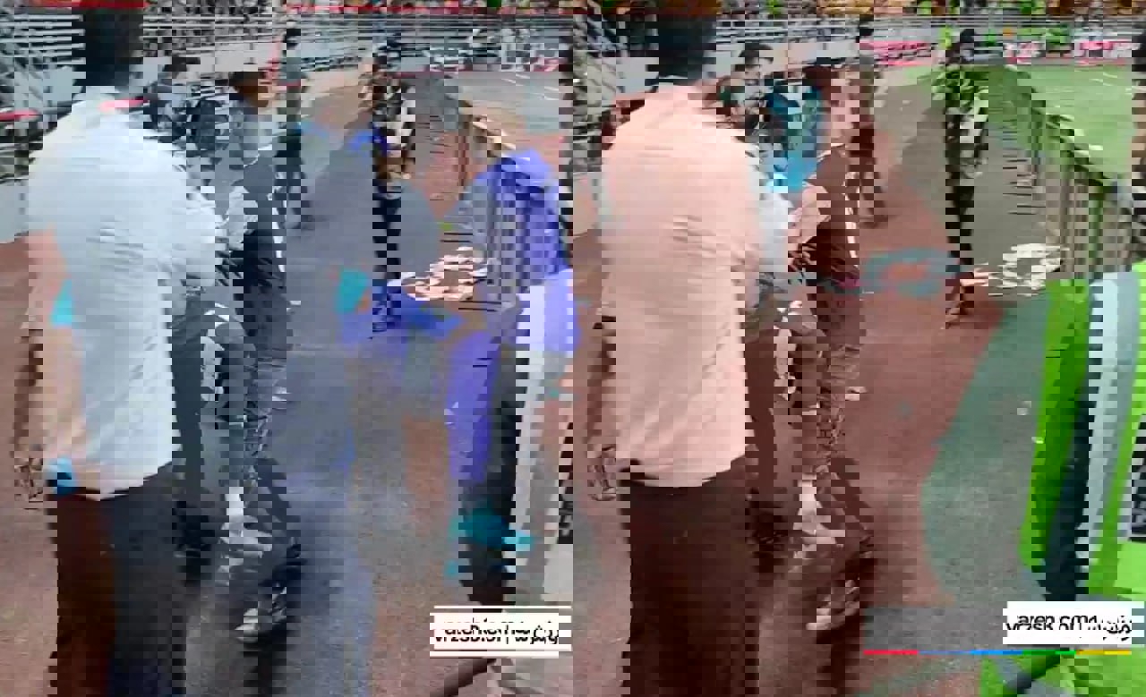 2074497
