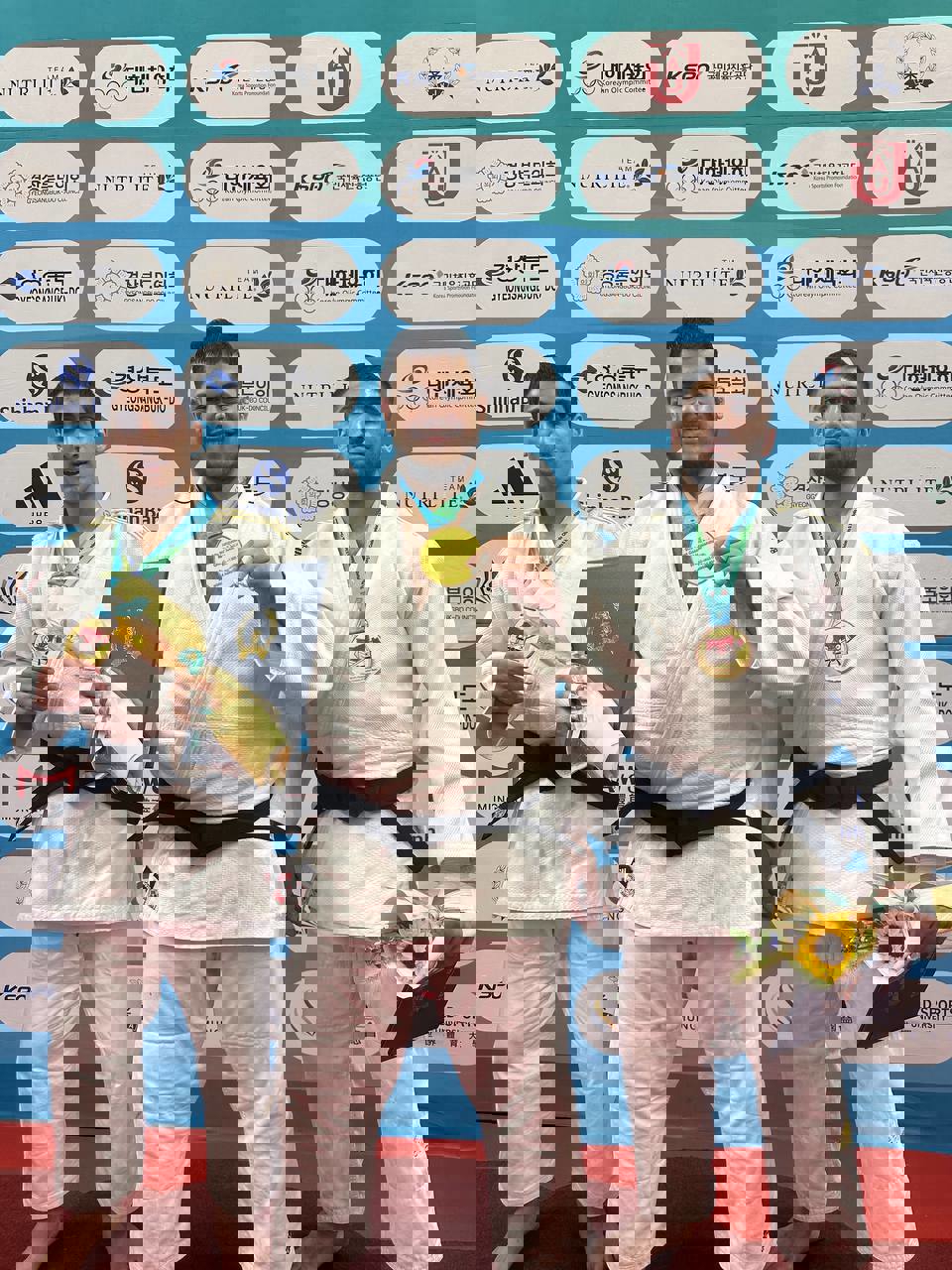 2074610