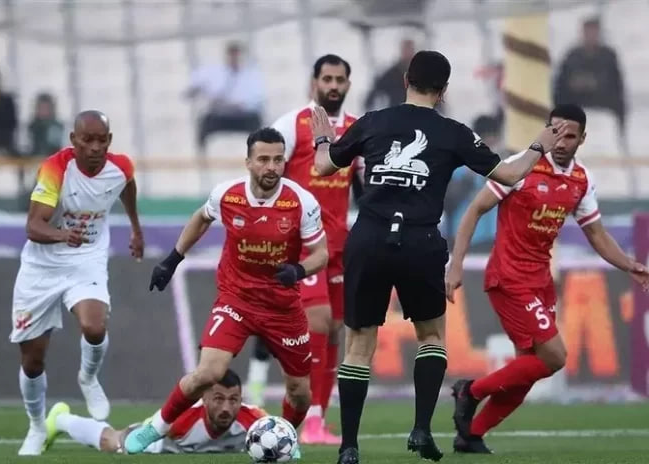 سرخها در پی اولین برد فصل مقابل یحیی؛/ گزارش زنده: پرسپولیس 0 - فولاد 0