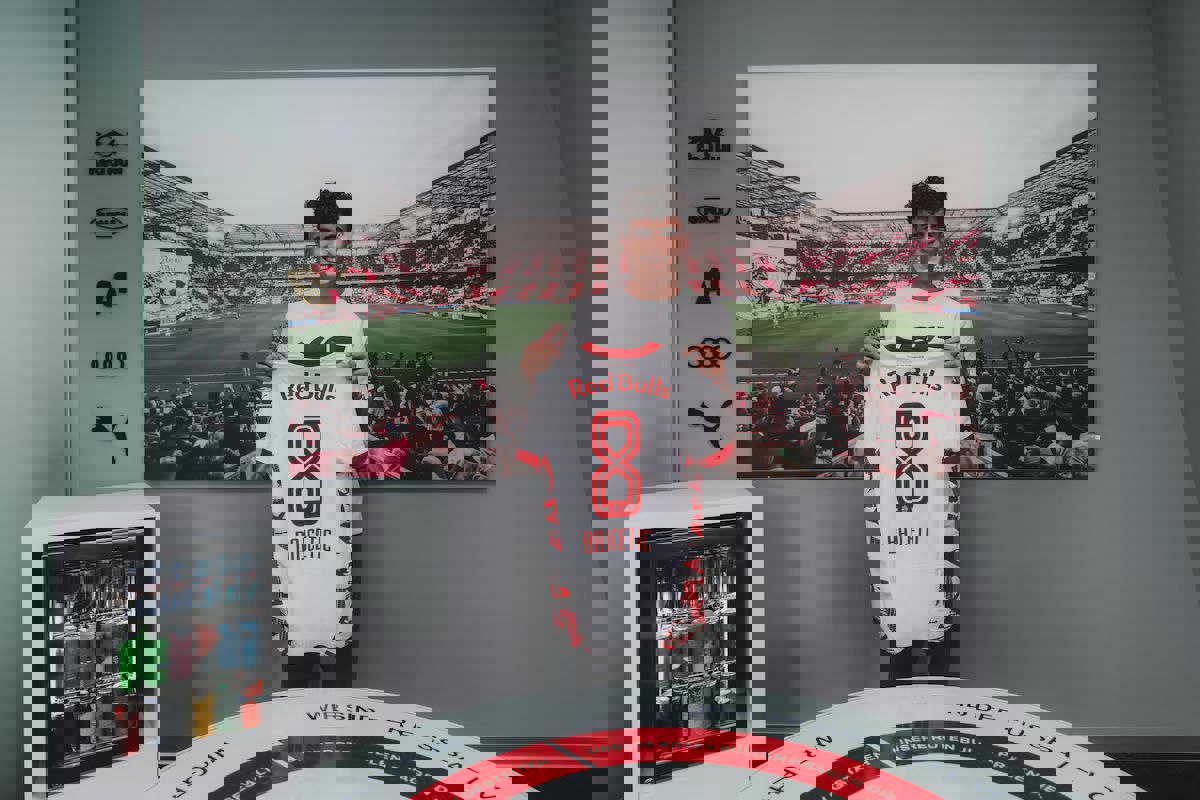 2074844
