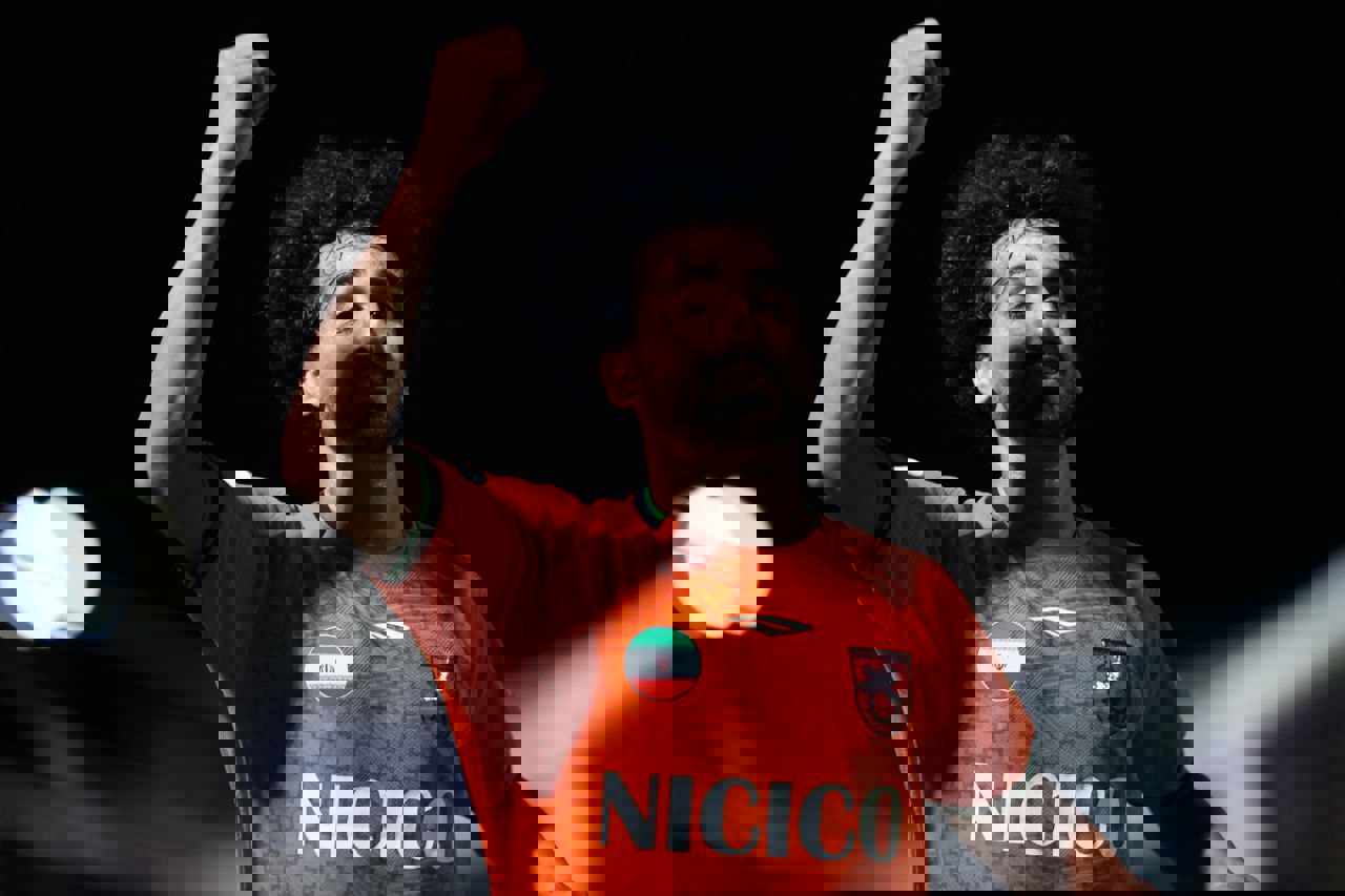 2074986
