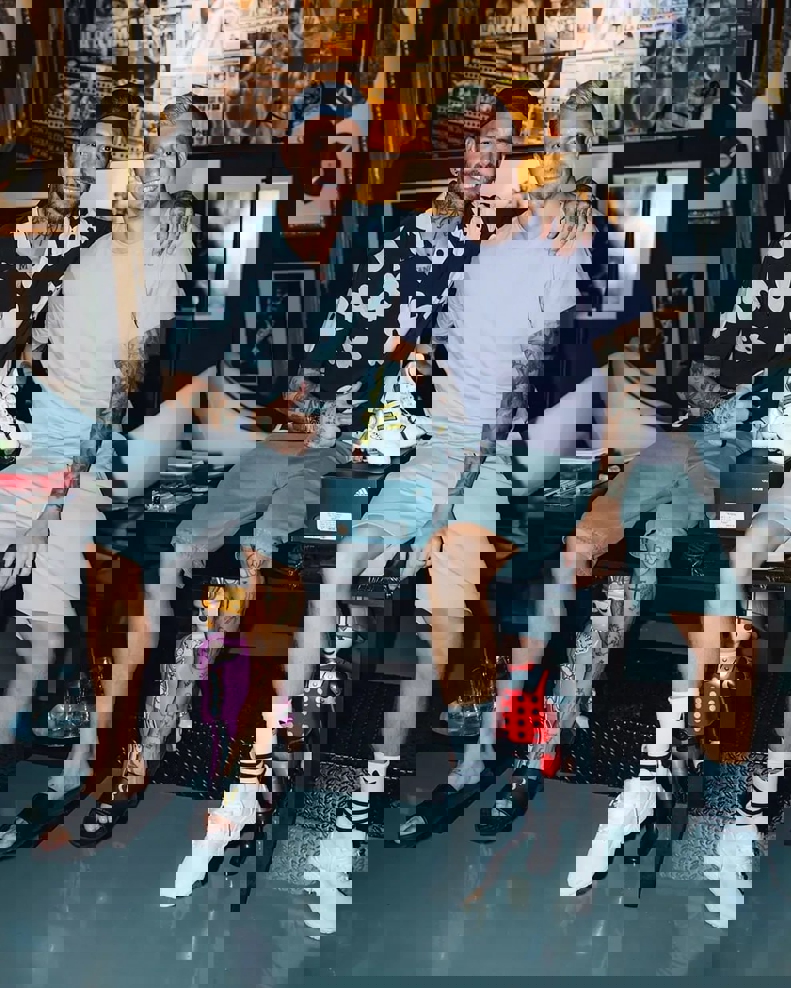 2075136