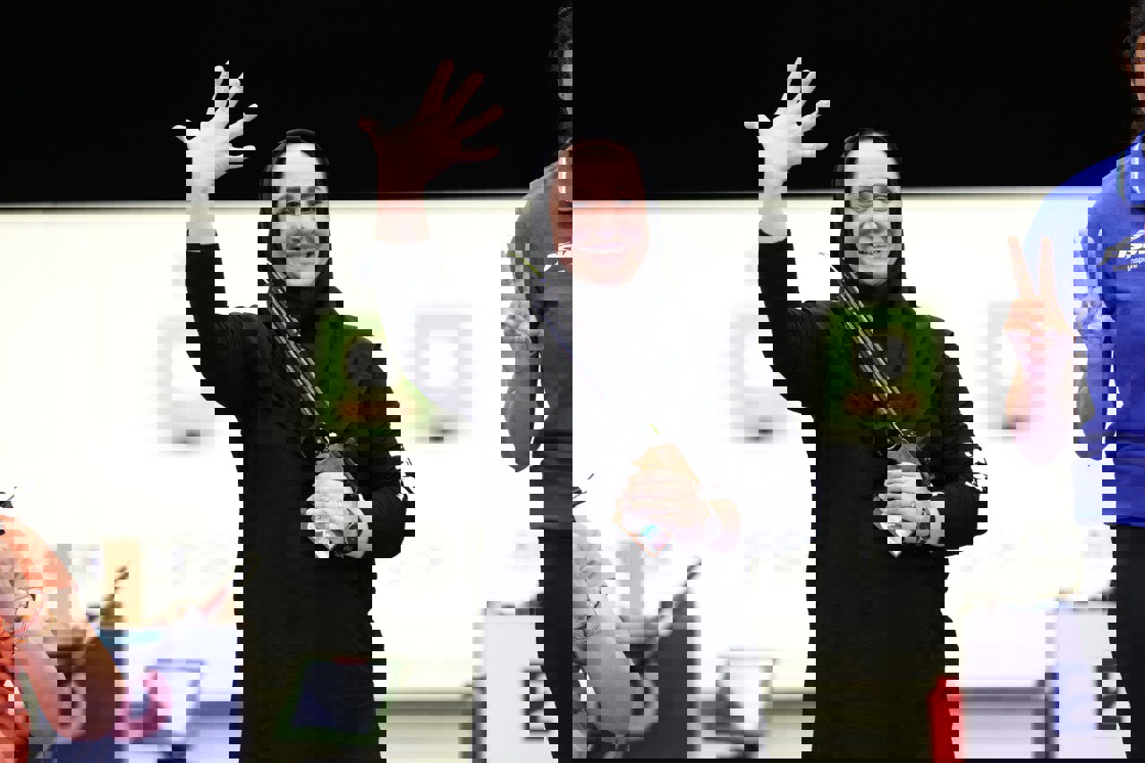 2075242