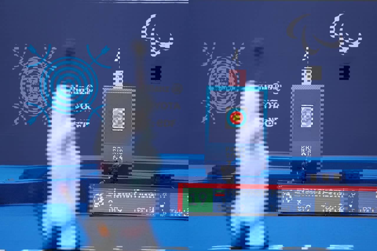 2075370