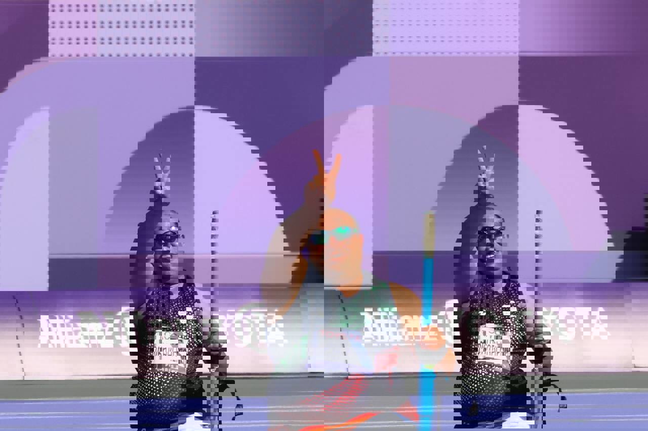 2075653
