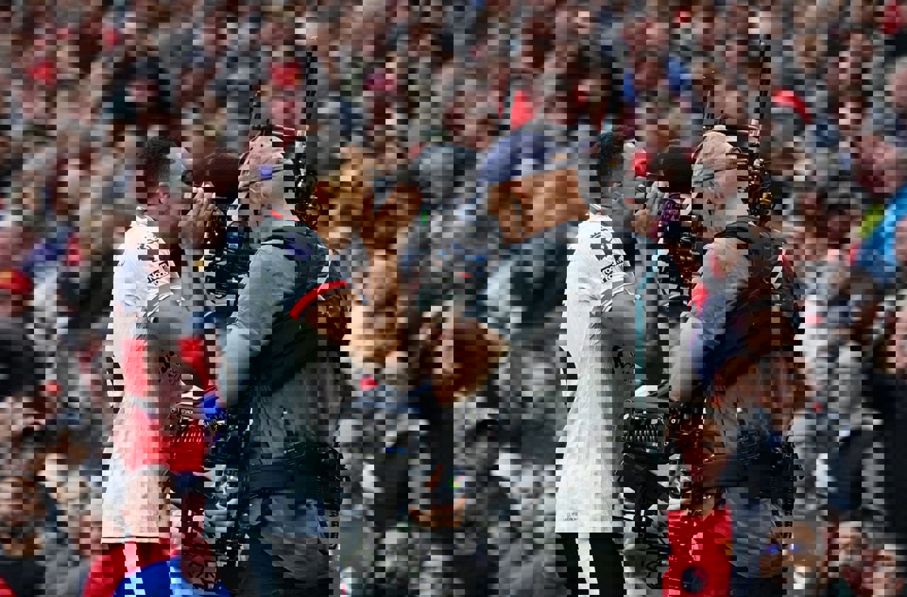 2075762