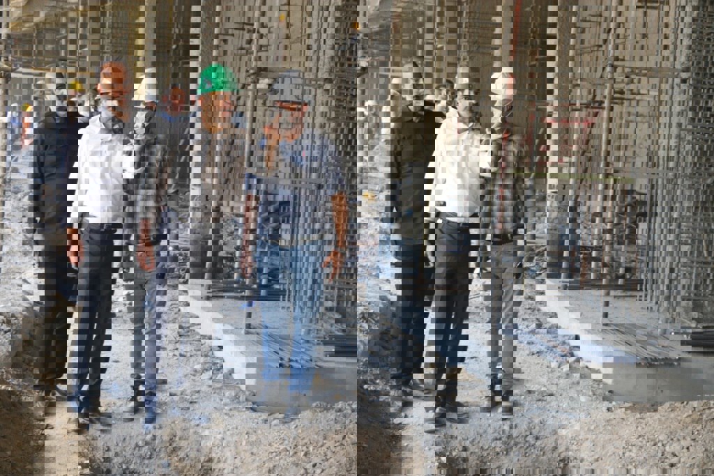 2075801
