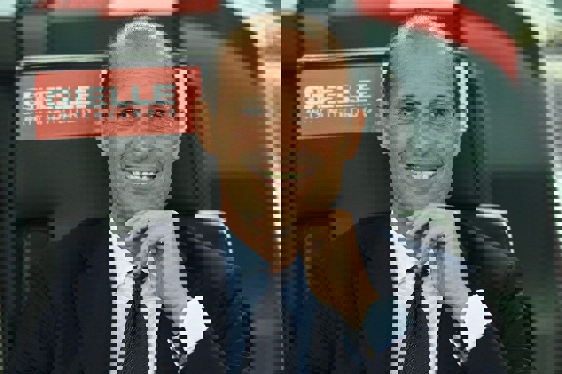 2075884
